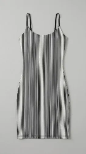 Vestido curto, justo