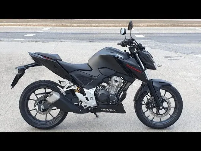 Vendo cb300f com km baixo