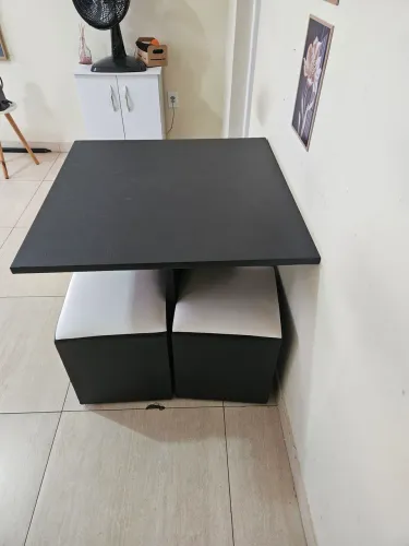 Mesa com puff
