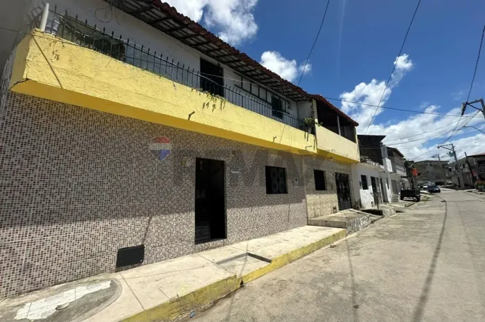 Casa no Feitosa com 2 Quartos por apenas R$ 160 mil