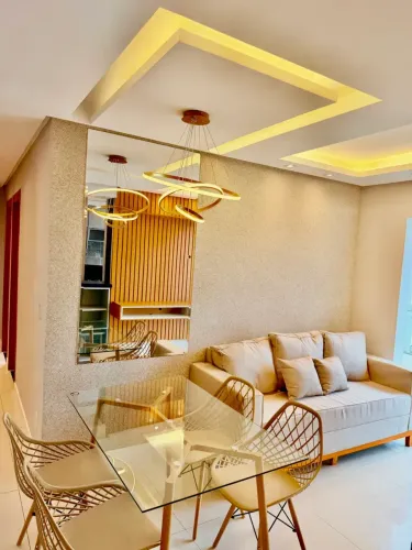 2/4 Decorado em Buraquinho Semi Mobiliado | Piscina, Academia e Portaria 24h