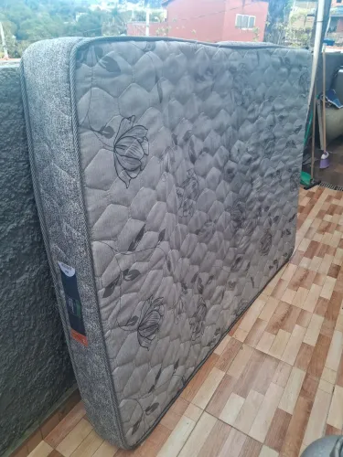 Colchão de casal 