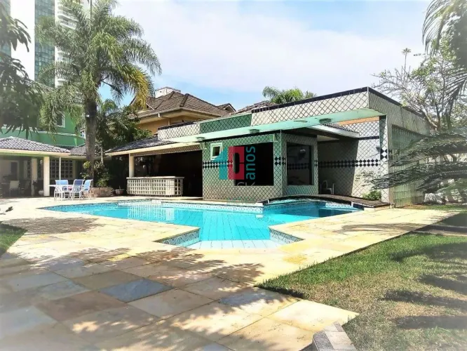 Barra da Tijuca | Casa de Condomínio 5 quartos, sendo 4 suites