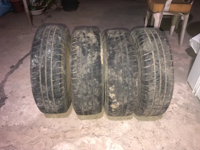 VENDO JOGO DE PNEUS ARO 14 - 175/70 R14