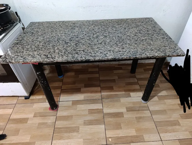 Mesa de mármore