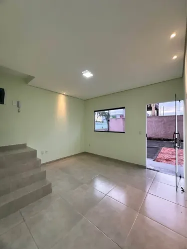 Alugo sobrado com 02 quartos próximo a AABB