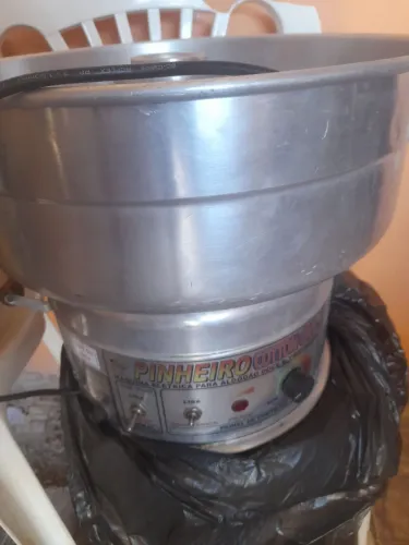 Máquina de algodão doce 110 e 220 industrial a própria pra eventos