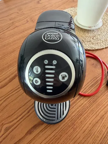 Cafeteira Nescafé Dolce Gusto Genio S Plus Preta