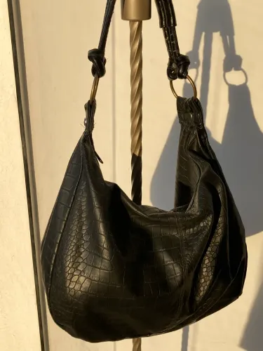 Bolsa de corvim preta de ombro 