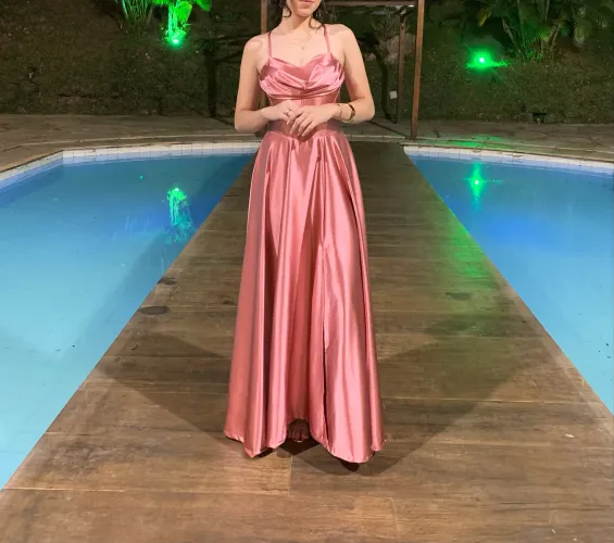 [NOVO / USADO 1X] Vestido de Festa Longo de Cetim Rosa Canela - Catarina Maria Boutique
