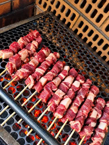 Churrasqueiro disponível para eventos