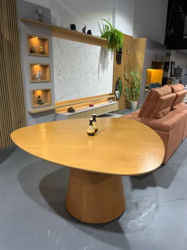 Mesa orgânica 1,40x1,40 toda em madeira