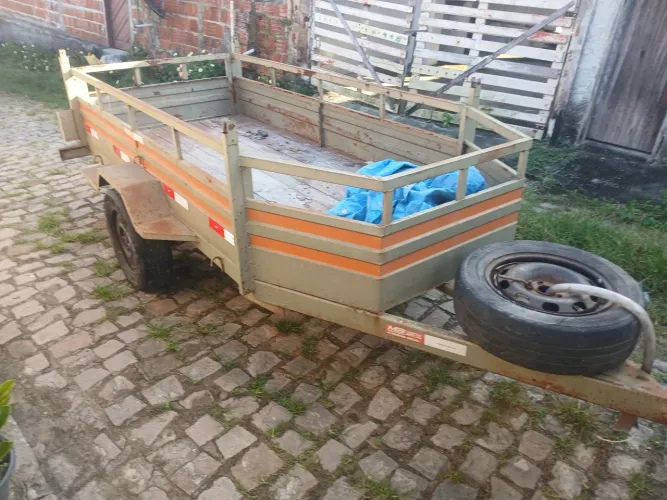 Carretinha semi nova