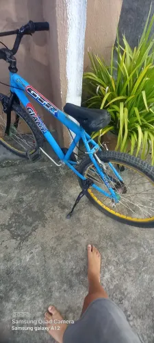 Vende-se bicicleta aro 24 com marcha 18 21v