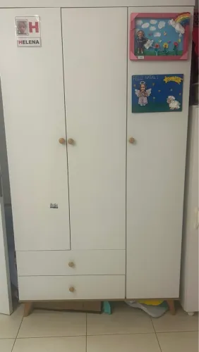 Guarda roupas infantil