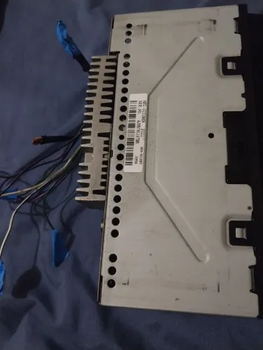 Vendo um som pioneer esta focionado bluetooth e o rádio o pen-drive esta quebrado 