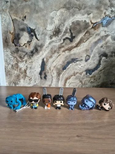 Kinder Joy Stranger things com 7 personagens