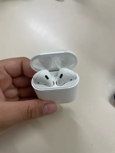 AirPods