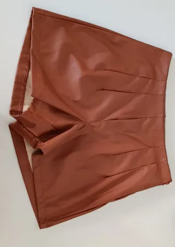 Vendo short novo