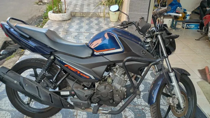 Vendo moto Factor 150 2024