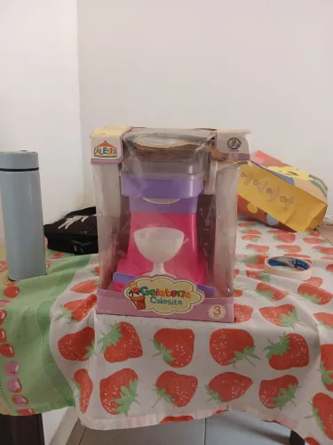 Gelateria  calesita. obs só a embalagem que está meia ruim porque estava guardada.