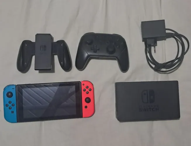 Nintendo Switch Desbloqueado 128GB + Pro Controller Original Nintendo + Acessórios