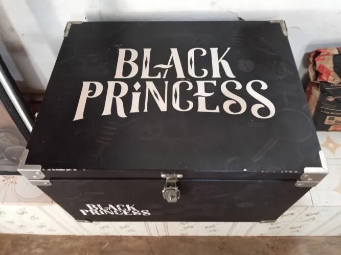 Caixa térmica Black princess 