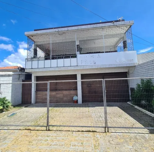Casa com 3 dormitórios à venda, 200 m² por R$ 450.000,00 - Funcionários - João Pessoa/PB