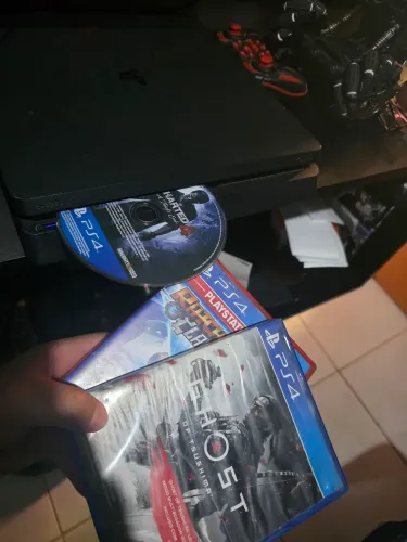 Ps4 slim 1 TB