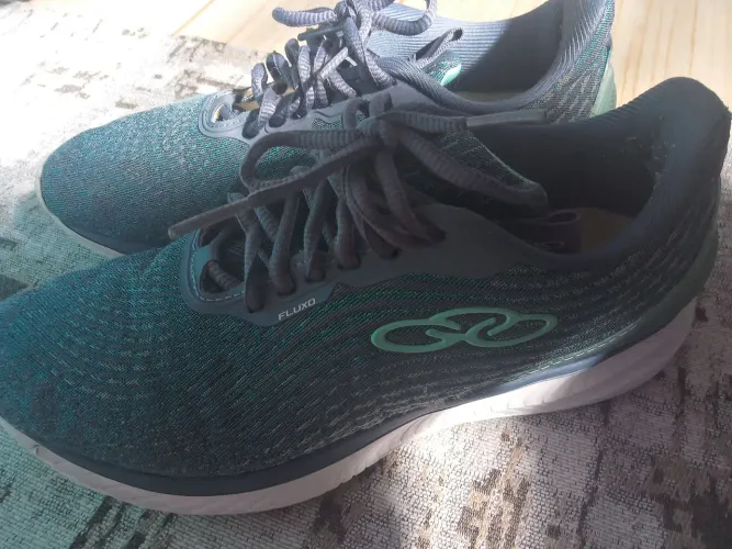 Tênis feminino