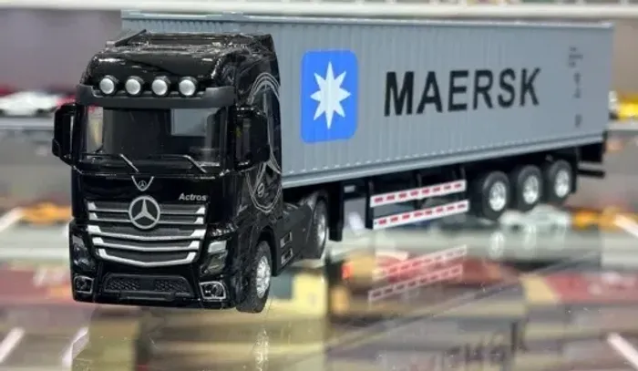 Vendo caminhão Mercedes Container Maersk 1:50 escala  