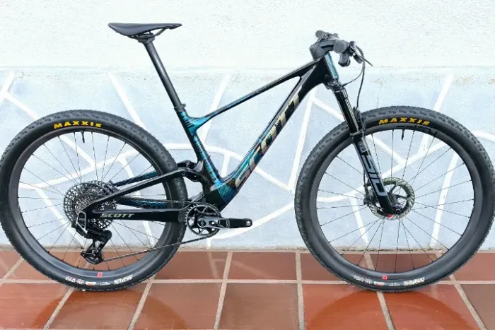 Scott Spark RC Team Carbon 2025 - Tam M - Sram X0 AXS T-Type UDH - Rodas Fulcrum Red Zone