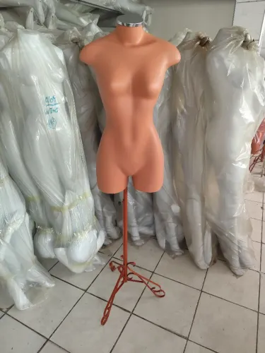 Manequim de fibra  completo 