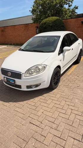 Fiat Linea Essence 1.8 Flex 16V 4P 2012
