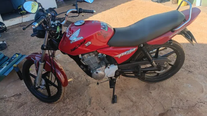 Vendo uma moto