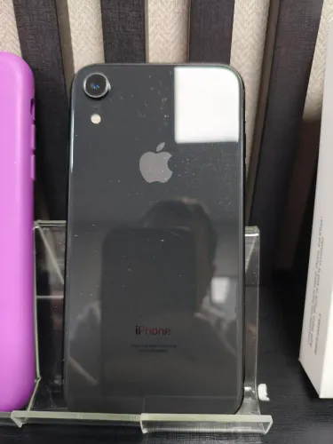 iPhone XR todo original, na caixa original e acompanha fones originais 128gb