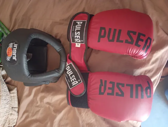 Kit luva de box, luva e capacete