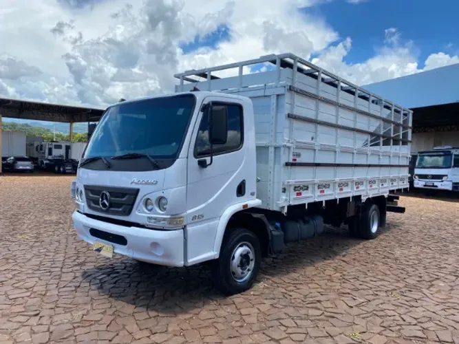 MB Accelo 815 4x2