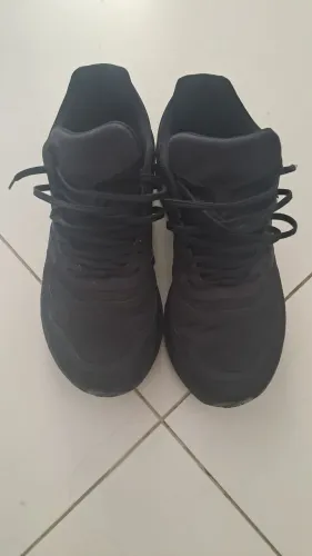 Tênis adidas 