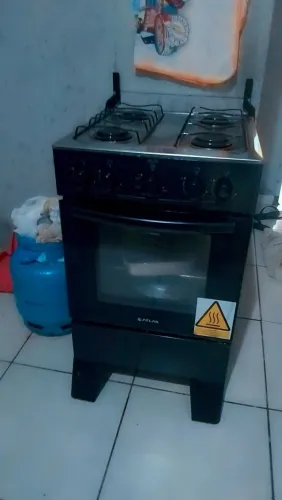 Fogão 4 bocas ATLAS semi novo 100 reias vindo pegar. WhatsApp * 