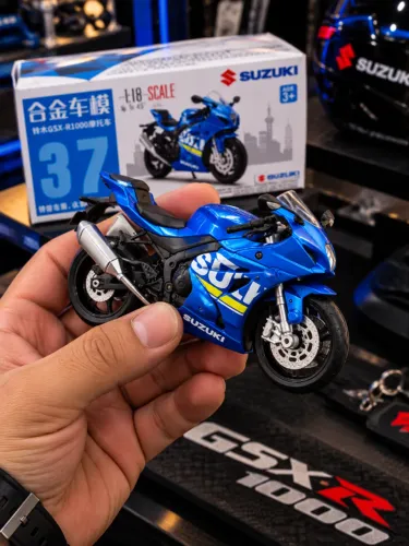 Suzuki GSX-R1000 Azul - Réplica em Metal Escala 1:18