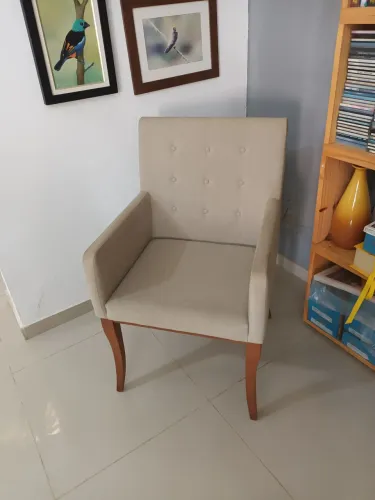 Poltrona design moderno de alta qualidade.
