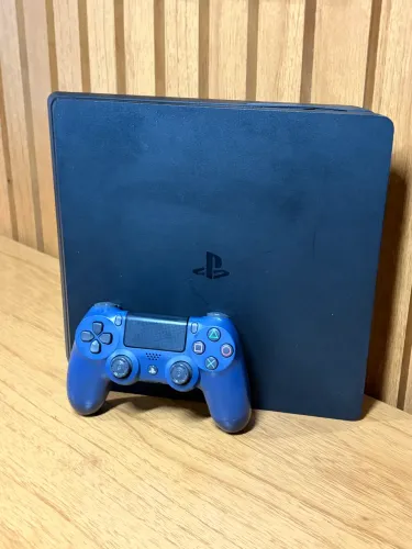 PS4 Slim 1TB + Controle
