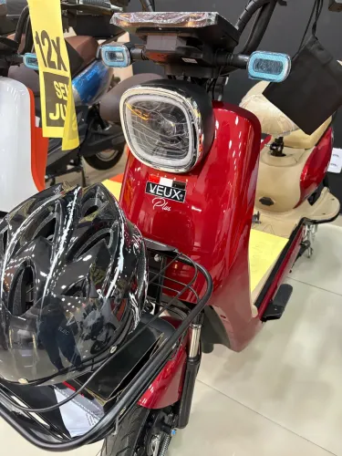 Moto elétrica veux