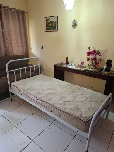 Cama solteiro completa colchão muito bom e confortável ortobom