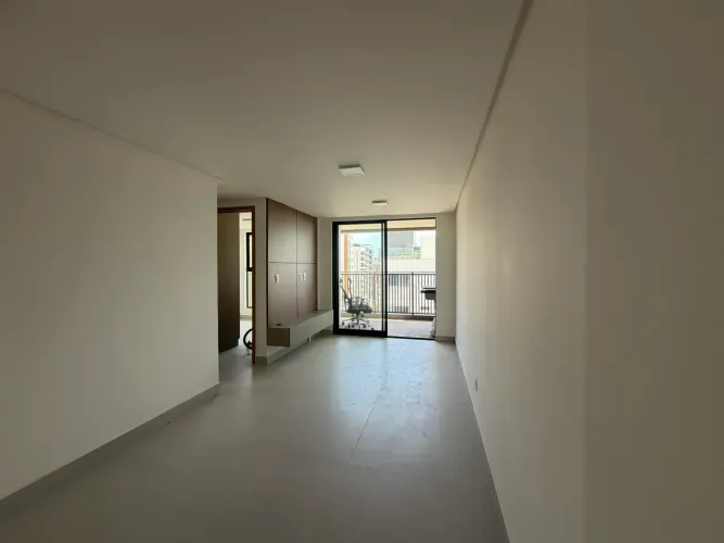 Locação anual em Intermares, predio novo frente mar.