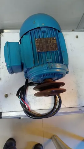 Motor elétrico de indução trifásico WEG 90S 1.5kw 2.0cv 220V- 380V- 440V<br>Motor 1.5 KW (2.0