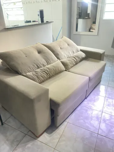Sofá retrátil e reclinável