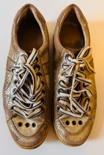 Tenis Riva Dourado - tamanho 35