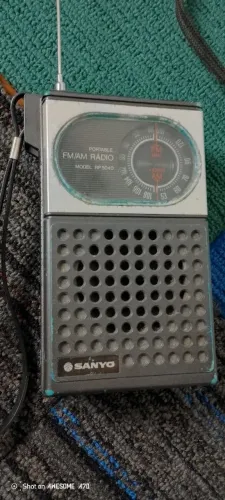 2 Rádio antigo portátil NÃO FUNCIONANDO/ DESCRIÇÃO 